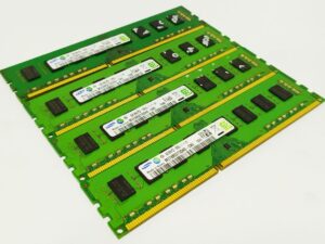 (11-11-B1) Samsung 4GB DDR3, 1600Mhz, 2Rx8, M378B5273DH0-CK0