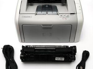 HP Laser Jet 1020, (10-30K), pełen toner 100%, kable